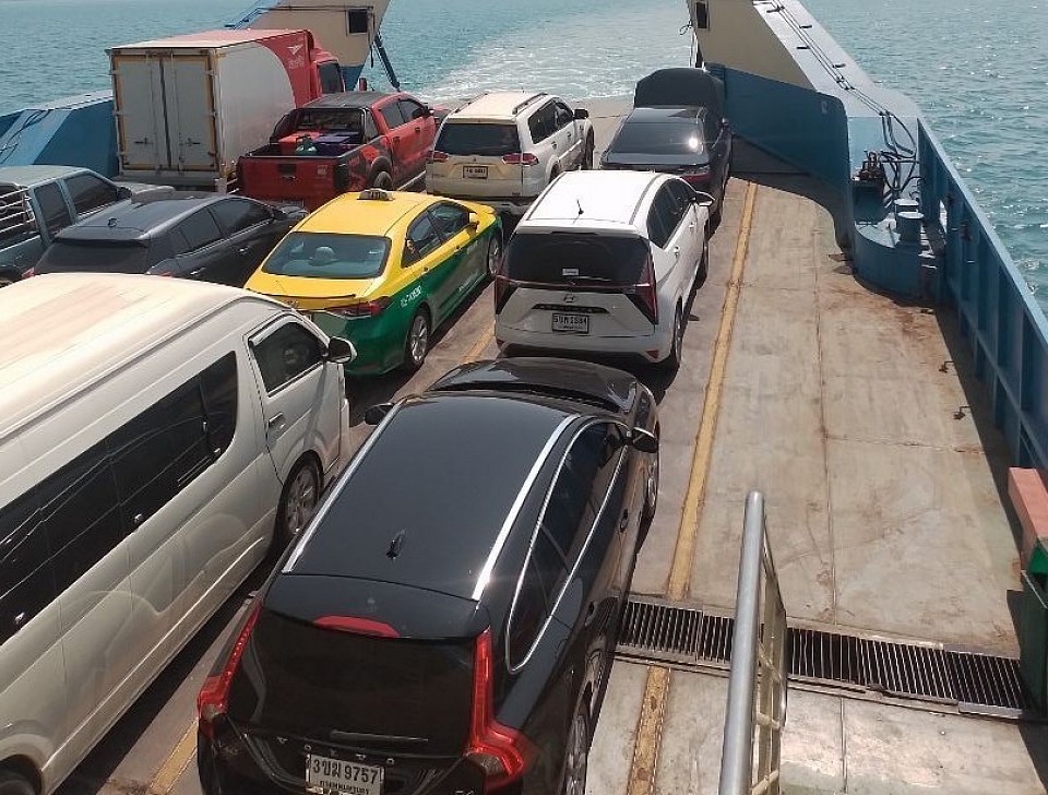 เหมารถไปเกาะช้าง โทร.0944865189